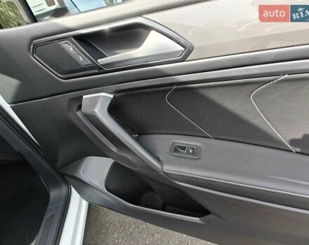 Белый Фольксваген Tiguan Allspace, объемом двигателя 1.98 л и пробегом 12 тыс. км за 29100 $, фото 13 на Automoto.ua