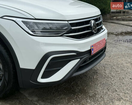 Білий Фольксваген Tiguan Allspace, об'ємом двигуна 2 л та пробігом 30 тис. км за 30990 $, фото 5 на Automoto.ua