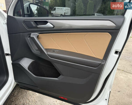 Білий Фольксваген Tiguan Allspace, об'ємом двигуна 2 л та пробігом 30 тис. км за 30990 $, фото 25 на Automoto.ua