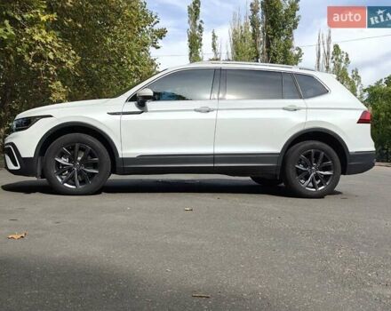 Белый Фольксваген Tiguan Allspace, объемом двигателя 1.98 л и пробегом 12 тыс. км за 29100 $, фото 3 на Automoto.ua