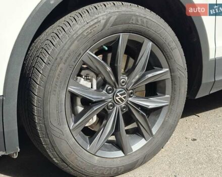 Белый Фольксваген Tiguan Allspace, объемом двигателя 1.98 л и пробегом 12 тыс. км за 29100 $, фото 8 на Automoto.ua