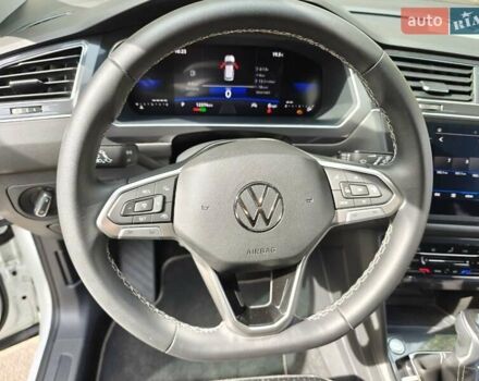 Белый Фольксваген Tiguan Allspace, объемом двигателя 1.98 л и пробегом 12 тыс. км за 29100 $, фото 16 на Automoto.ua