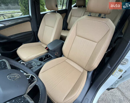 Білий Фольксваген Tiguan Allspace, об'ємом двигуна 2 л та пробігом 30 тис. км за 30990 $, фото 33 на Automoto.ua