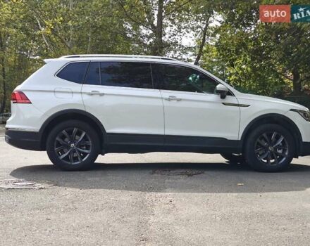 Белый Фольксваген Tiguan Allspace, объемом двигателя 1.98 л и пробегом 12 тыс. км за 29100 $, фото 7 на Automoto.ua