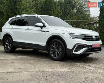 Білий Фольксваген Tiguan Allspace, об'ємом двигуна 2 л та пробігом 30 тис. км за 30990 $, фото 3 на Automoto.ua