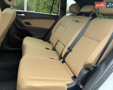 Білий Фольксваген Tiguan Allspace, об'ємом двигуна 2 л та пробігом 30 тис. км за 30990 $, фото 37 на Automoto.ua