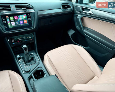 Білий Фольксваген Tiguan Allspace, об'ємом двигуна 2 л та пробігом 30 тис. км за 30990 $, фото 61 на Automoto.ua