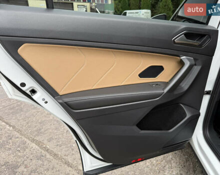 Білий Фольксваген Tiguan Allspace, об'ємом двигуна 2 л та пробігом 30 тис. км за 30990 $, фото 38 на Automoto.ua