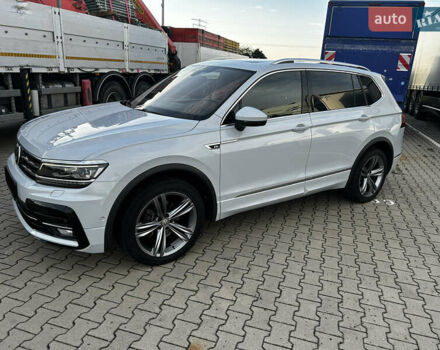 Белый Фольксваген Tiguan Allspace, объемом двигателя 0 л и пробегом 194 тыс. км за 28500 $, фото 1 на Automoto.ua