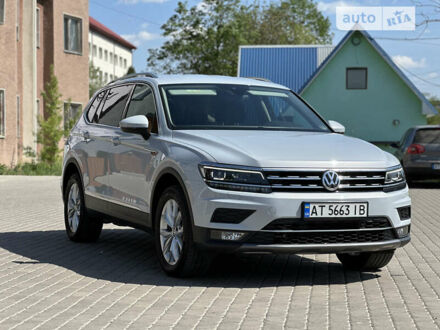 Белый Фольксваген Tiguan Allspace, объемом двигателя 2 л и пробегом 219 тыс. км за 28000 $, фото 1 на Automoto.ua