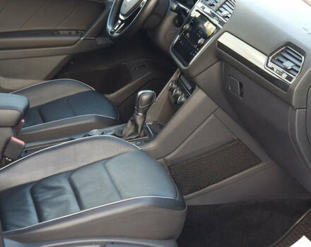 Черный Фольксваген Tiguan Allspace, объемом двигателя 1.98 л и пробегом 98 тыс. км за 23643 $, фото 59 на Automoto.ua