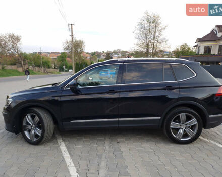 Черный Фольксваген Tiguan Allspace, объемом двигателя 1.98 л и пробегом 98 тыс. км за 23643 $, фото 15 на Automoto.ua
