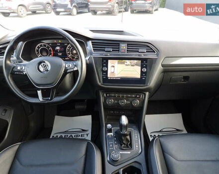 Черный Фольксваген Tiguan Allspace, объемом двигателя 1.98 л и пробегом 98 тыс. км за 23643 $, фото 47 на Automoto.ua