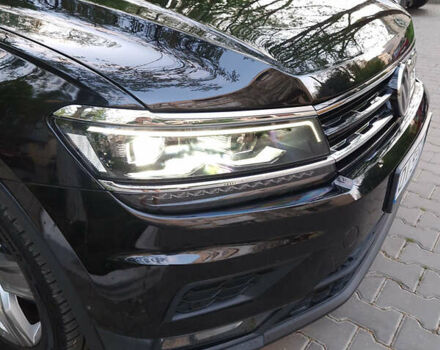 Черный Фольксваген Tiguan Allspace, объемом двигателя 1.98 л и пробегом 98 тыс. км за 23643 $, фото 29 на Automoto.ua