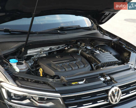 Черный Фольксваген Tiguan Allspace, объемом двигателя 1.98 л и пробегом 98 тыс. км за 23643 $, фото 42 на Automoto.ua