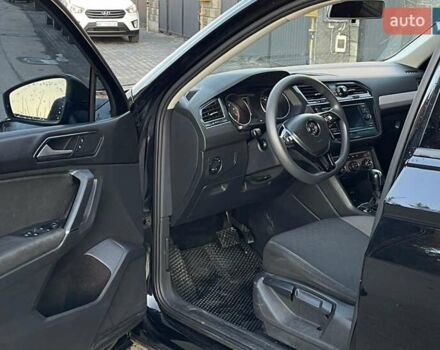 Чорний Фольксваген Tiguan Allspace, об'ємом двигуна 1.99 л та пробігом 142 тис. км за 20500 $, фото 3 на Automoto.ua