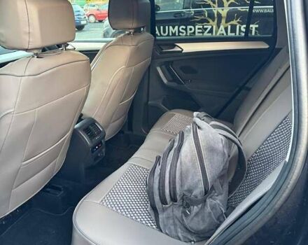 Чорний Фольксваген Tiguan Allspace, об'ємом двигуна 0 л та пробігом 218 тис. км за 17500 $, фото 3 на Automoto.ua