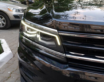 Черный Фольксваген Tiguan Allspace, объемом двигателя 1.98 л и пробегом 94 тыс. км за 22871 $, фото 28 на Automoto.ua