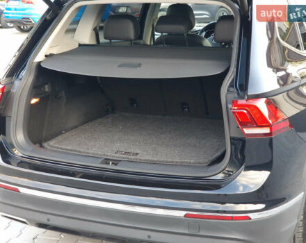 Черный Фольксваген Tiguan Allspace, объемом двигателя 1.98 л и пробегом 98 тыс. км за 23643 $, фото 33 на Automoto.ua