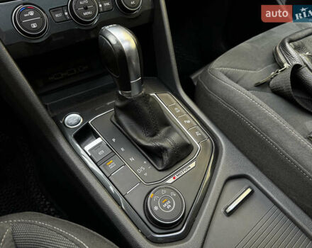 Чорний Фольксваген Tiguan Allspace, об'ємом двигуна 2 л та пробігом 195 тис. км за 26499 $, фото 75 на Automoto.ua