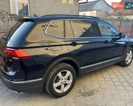 Чорний Фольксваген Tiguan Allspace, об'ємом двигуна 2 л та пробігом 144 тис. км за 16999 $, фото 3 на Automoto.ua