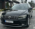 Чорний Фольксваген Tiguan Allspace, об'ємом двигуна 2 л та пробігом 265 тис. км за 25000 $, фото 82 на Automoto.ua