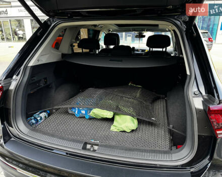 Чорний Фольксваген Tiguan Allspace, об'ємом двигуна 2 л та пробігом 195 тис. км за 27900 $, фото 45 на Automoto.ua