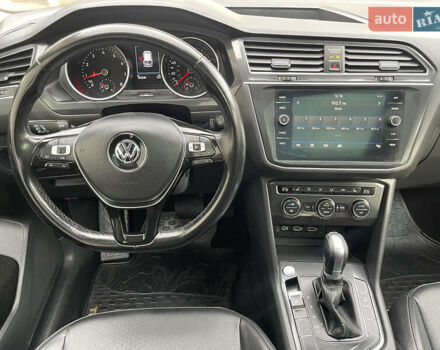 Чорний Фольксваген Tiguan Allspace, об'ємом двигуна 2 л та пробігом 144 тис. км за 16999 $, фото 9 на Automoto.ua