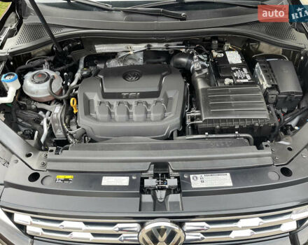Чорний Фольксваген Tiguan Allspace, об'ємом двигуна 2 л та пробігом 144 тис. км за 16999 $, фото 18 на Automoto.ua