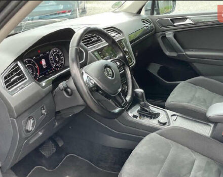 Чорний Фольксваген Tiguan Allspace, об'ємом двигуна 2 л та пробігом 225 тис. км за 20483 $, фото 13 на Automoto.ua