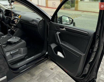 Чорний Фольксваген Tiguan Allspace, об'ємом двигуна 2 л та пробігом 195 тис. км за 26499 $, фото 53 на Automoto.ua