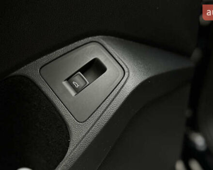 Чорний Фольксваген Tiguan Allspace, об'ємом двигуна 2 л та пробігом 195 тис. км за 26499 $, фото 28 на Automoto.ua