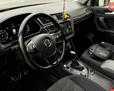 Чорний Фольксваген Tiguan Allspace, об'ємом двигуна 2 л та пробігом 195 тис. км за 26499 $, фото 41 на Automoto.ua