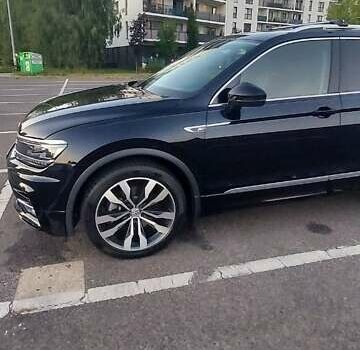 Черный Фольксваген Tiguan Allspace, объемом двигателя 2 л и пробегом 21 тыс. км за 29500 $, фото 5 на Automoto.ua