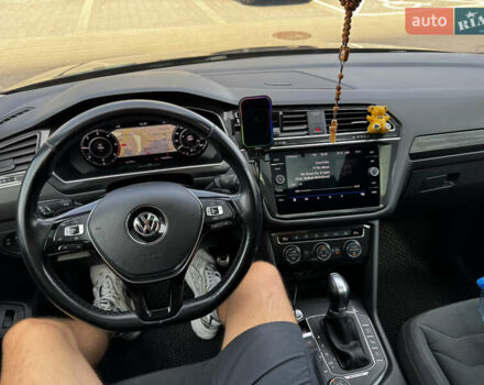 Чорний Фольксваген Tiguan Allspace, об'ємом двигуна 2 л та пробігом 195 тис. км за 27900 $, фото 65 на Automoto.ua