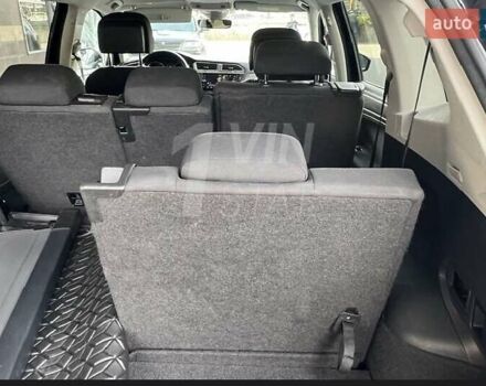 Черный Фольксваген Tiguan Allspace, объемом двигателя 1.97 л и пробегом 226 тыс. км за 22900 $, фото 6 на Automoto.ua