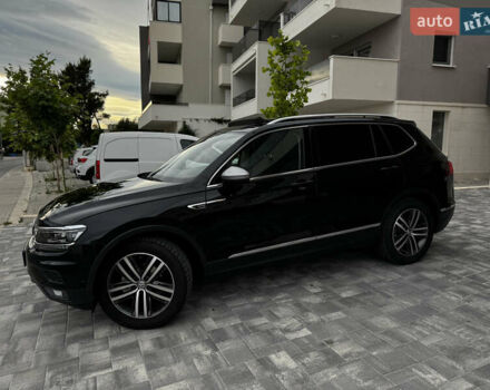 Чорний Фольксваген Tiguan Allspace, об'ємом двигуна 2 л та пробігом 195 тис. км за 26499 $, фото 1 на Automoto.ua