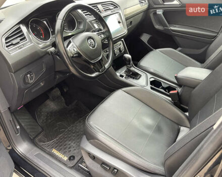 Чорний Фольксваген Tiguan Allspace, об'ємом двигуна 2 л та пробігом 144 тис. км за 16999 $, фото 7 на Automoto.ua