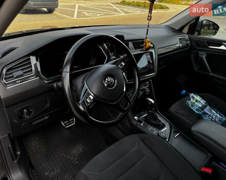 Чорний Фольксваген Tiguan Allspace, об'ємом двигуна 2 л та пробігом 195 тис. км за 27900 $, фото 53 на Automoto.ua
