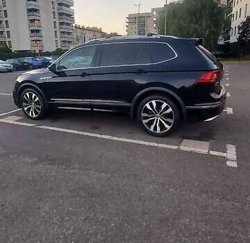 Черный Фольксваген Tiguan Allspace, объемом двигателя 2 л и пробегом 21 тыс. км за 29500 $, фото 2 на Automoto.ua