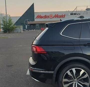 Черный Фольксваген Tiguan Allspace, объемом двигателя 2 л и пробегом 21 тыс. км за 29500 $, фото 8 на Automoto.ua