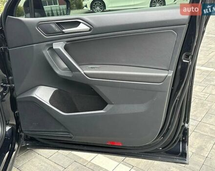 Черный Фольксваген Tiguan Allspace, объемом двигателя 1.98 л и пробегом 271 тыс. км за 16499 $, фото 9 на Automoto.ua
