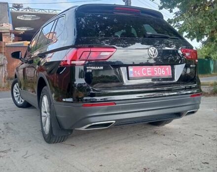 Черный Фольксваген Tiguan Allspace, объемом двигателя 2 л и пробегом 122 тыс. км за 19500 $, фото 7 на Automoto.ua