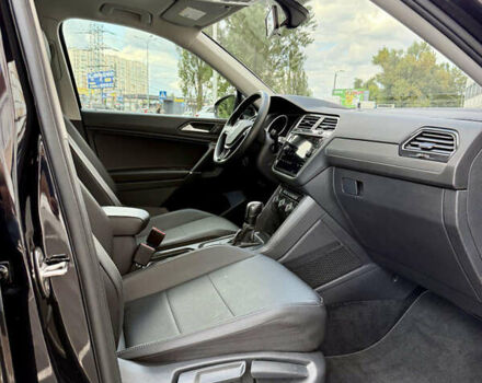 Черный Фольксваген Tiguan Allspace, объемом двигателя 2 л и пробегом 93 тыс. км за 19250 $, фото 13 на Automoto.ua