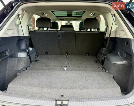 Черный Фольксваген Tiguan Allspace, объемом двигателя 2 л и пробегом 93 тыс. км за 19250 $, фото 18 на Automoto.ua