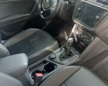 Черный Фольксваген Tiguan Allspace, объемом двигателя 2 л и пробегом 122 тыс. км за 19500 $, фото 5 на Automoto.ua