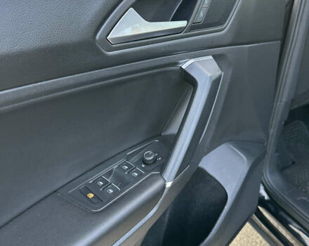 Черный Фольксваген Tiguan Allspace, объемом двигателя 1.98 л и пробегом 116 тыс. км за 22000 $, фото 10 на Automoto.ua