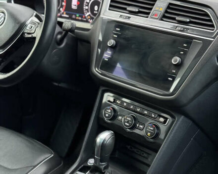Чорний Фольксваген Tiguan Allspace, об'ємом двигуна 1.98 л та пробігом 170 тис. км за 21200 $, фото 38 на Automoto.ua