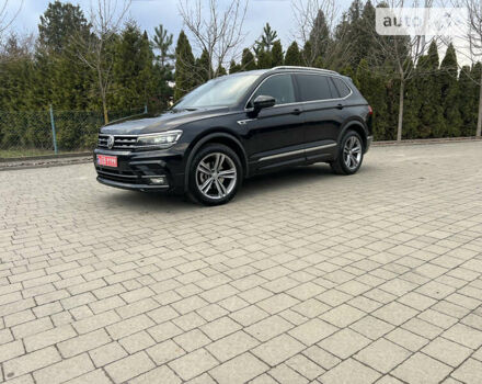 Черный Фольксваген Tiguan Allspace, объемом двигателя 2 л и пробегом 218 тыс. км за 29999 $, фото 24 на Automoto.ua