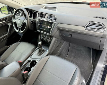 Черный Фольксваген Tiguan Allspace, объемом двигателя 2 л и пробегом 93 тыс. км за 19250 $, фото 12 на Automoto.ua